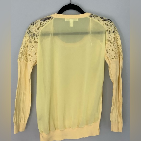 Elegant and unique sweater - Picture 2 of 6